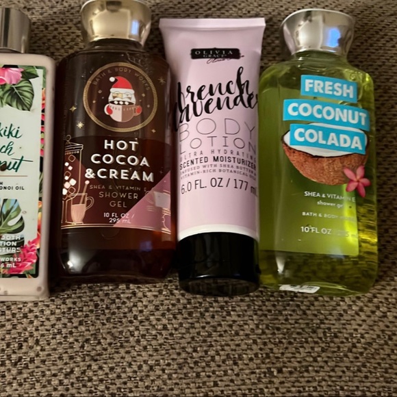 3 bottles of lotions two shower gels - Picture 2 of 2